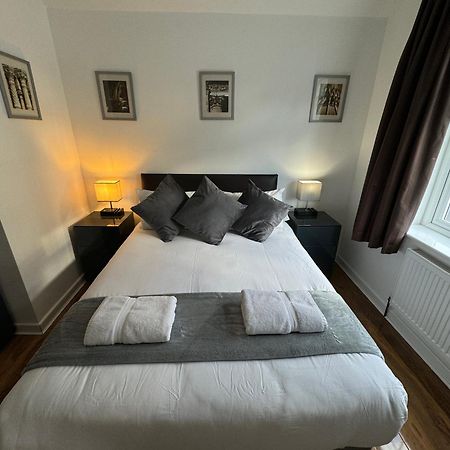 Oakhurst Gatwick B&B Crawley  Bagian luar foto