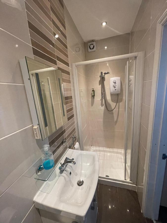Oakhurst Gatwick B&B Crawley  Bagian luar foto