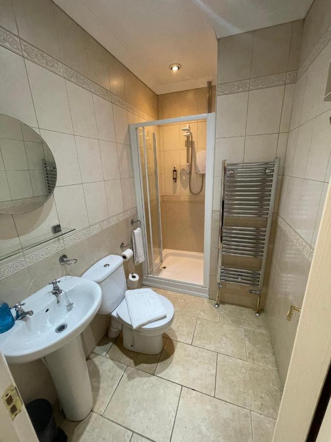 Oakhurst Gatwick B&B Crawley  Bagian luar foto