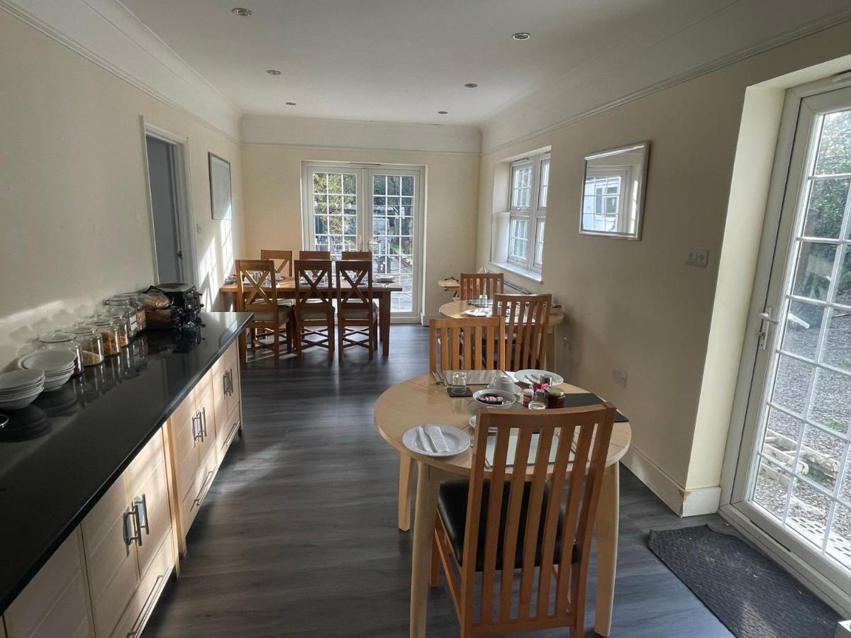 Oakhurst Gatwick B&B Crawley  Bagian luar foto