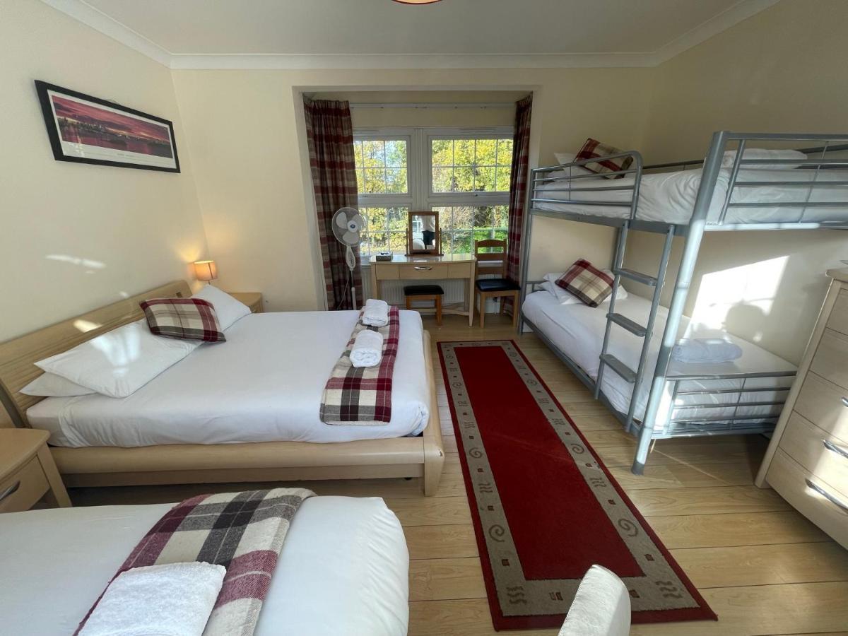 Oakhurst Gatwick B&B Crawley  Bagian luar foto