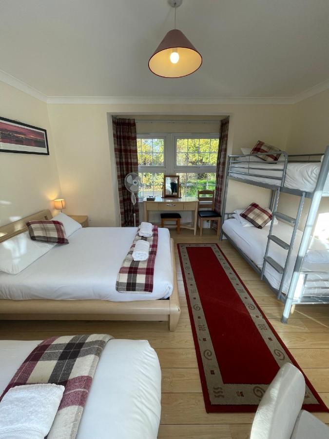 Oakhurst Gatwick B&B Crawley  Bagian luar foto
