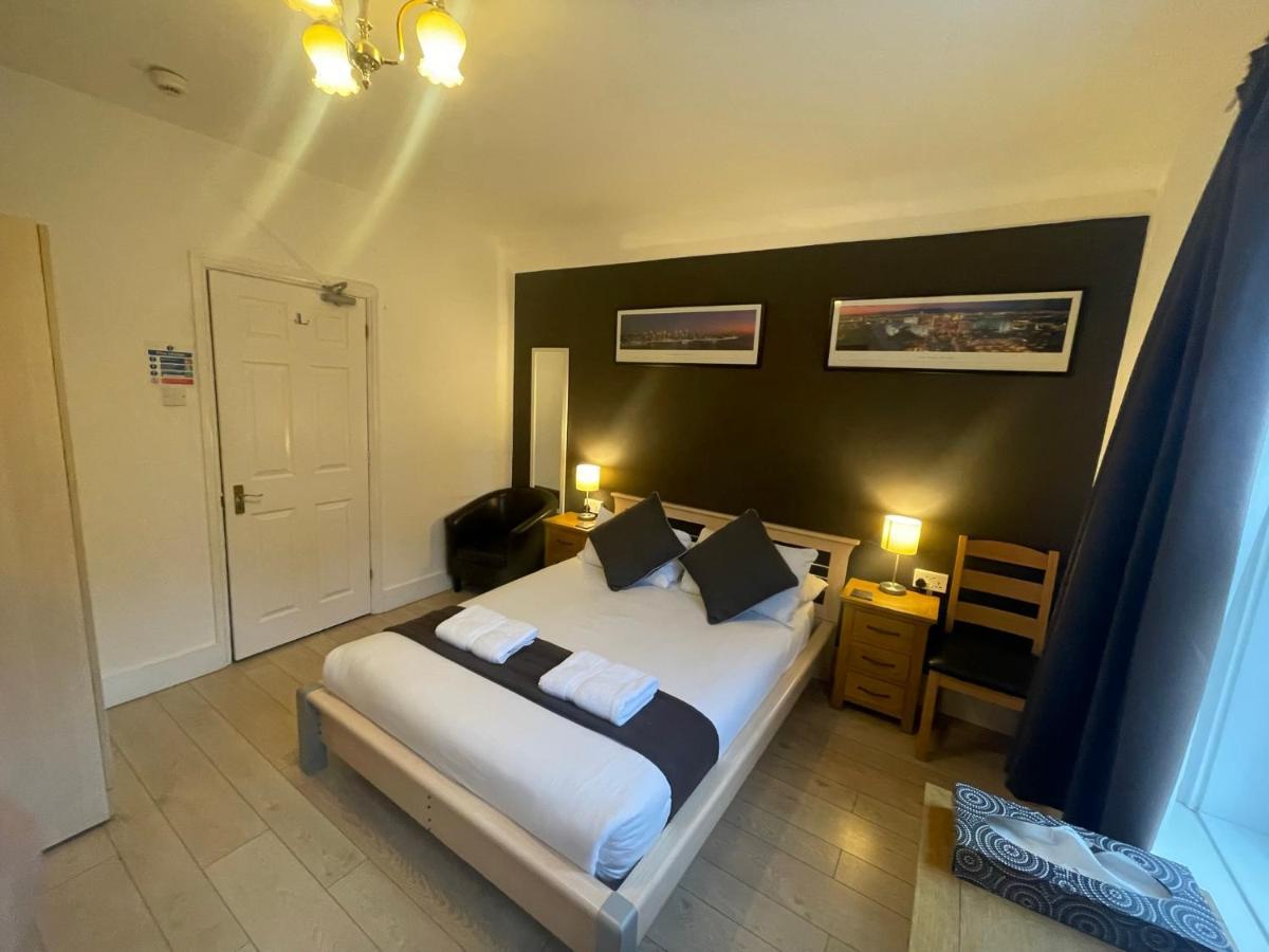 Oakhurst Gatwick B&B Crawley  Bagian luar foto