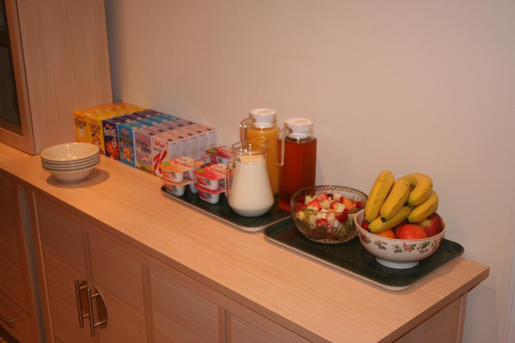 Oakhurst Gatwick B&B Crawley  Bagian luar foto