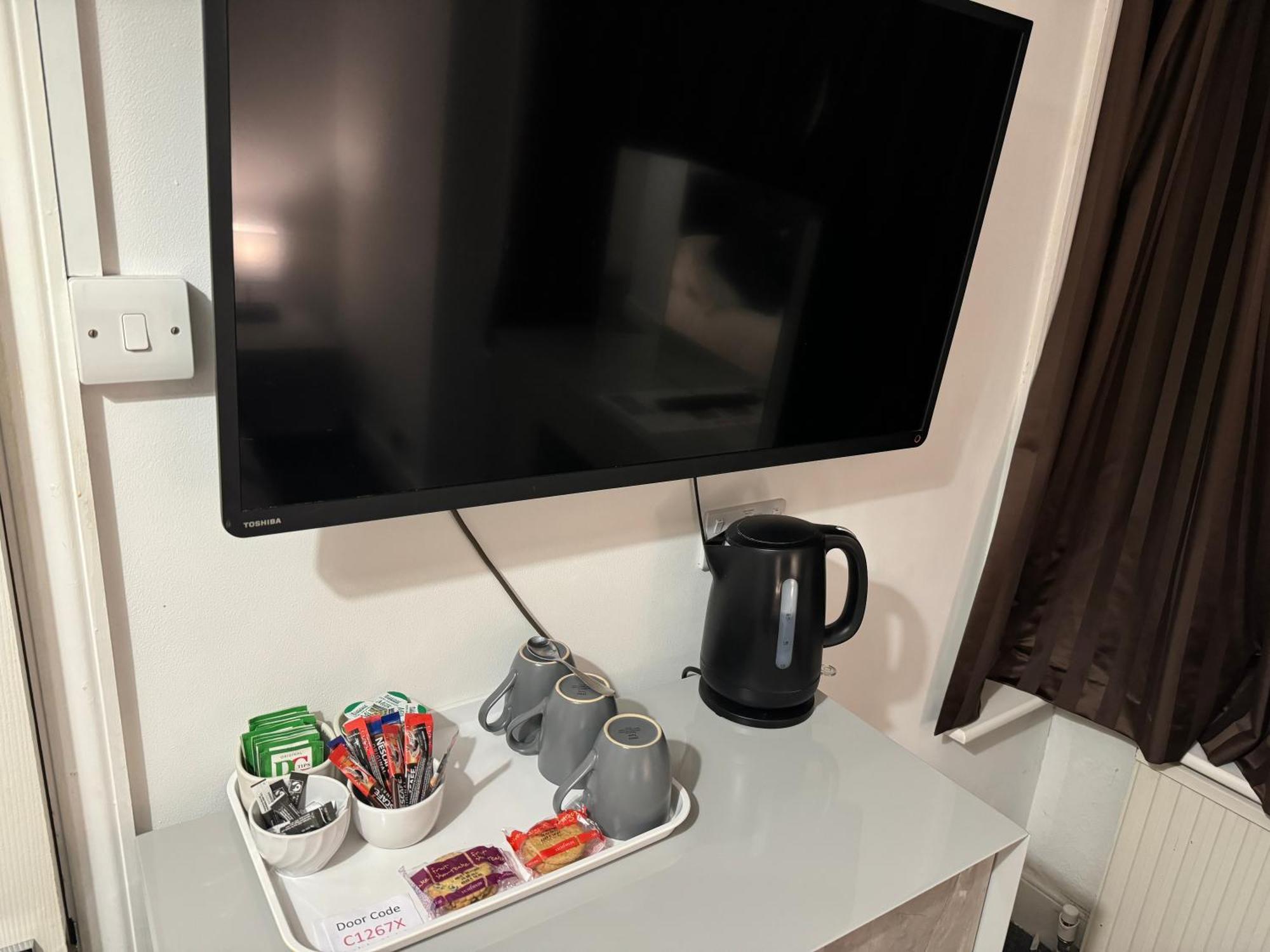 Oakhurst Gatwick B&B Crawley  Bagian luar foto