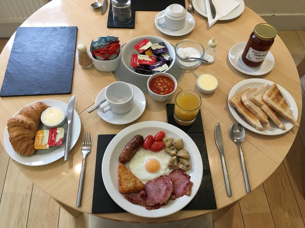 Oakhurst Gatwick B&B Crawley  Bagian luar foto